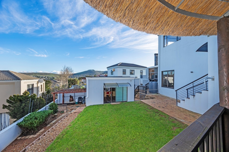 4 Bedroom Property for Sale in Van Riebeeckshof Western Cape